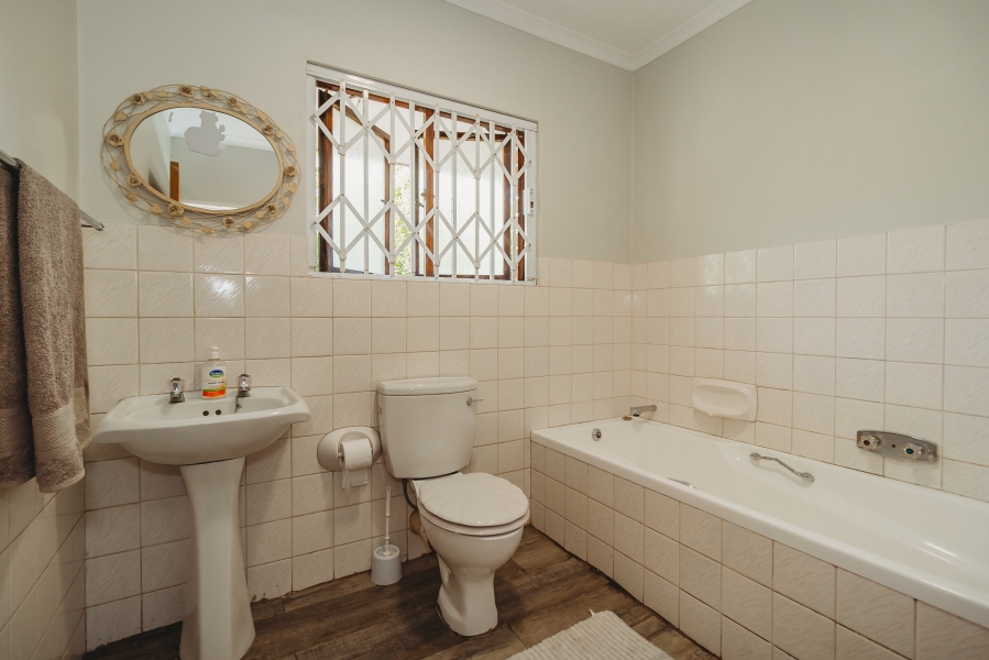 4 Bedroom Property for Sale in Loerie Park Western Cape